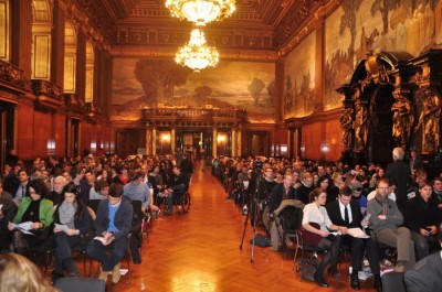 Voller Festsaal der Hamburg Bürgerschaft zum Finale