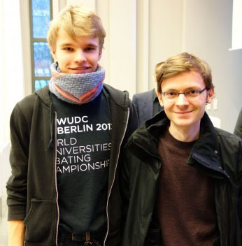 Yannick Lilie (l.) und Filip Bubenheimer gewinnen als BDU YF das Berlin Punk-Turnier 2014 (c) Sven Moritz Hein