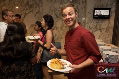 Stefan Torges mit veganem Essen auf der WUDC 2014. © Henrik Maedler