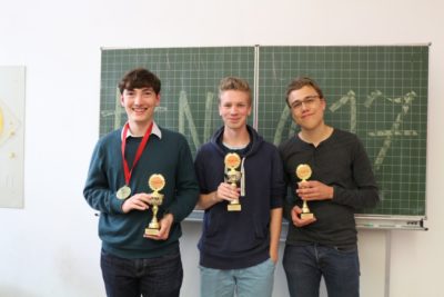 Das Siegerteam: Lennart Lokstein, Lukas Grundsfeld und Sven Jentzsch – © Habib Gahbiche