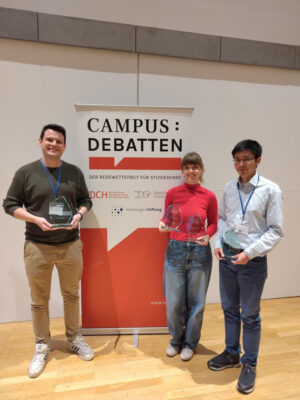 Das siegende Team der CD Würzburg/ DCH: (v.l.n.r) Till Beese, Anne Uder, A. T. N..